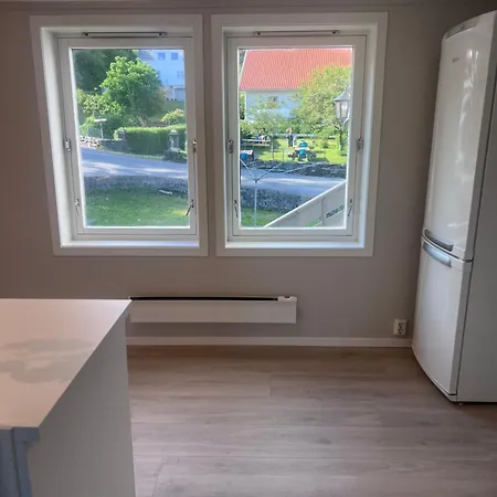 Sentral I Mosterhamn Apartamento Bomlo