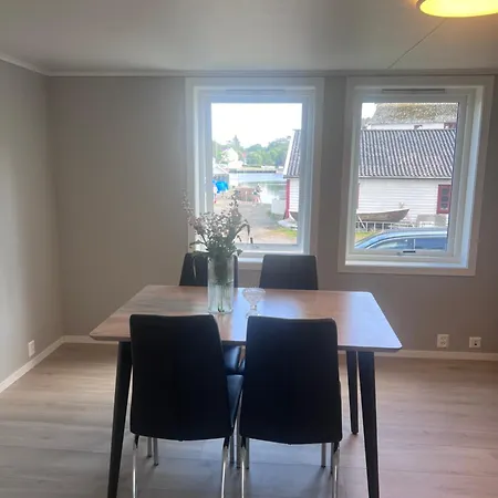 Apartamento Sentral I Mosterhamn Bomlo